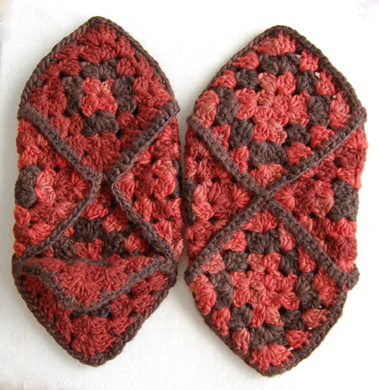 granny-square-slippers-28