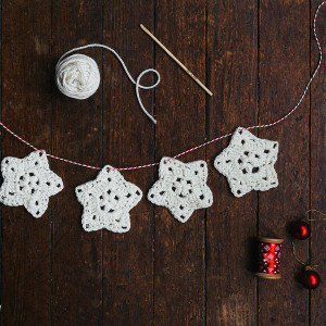 original_crochet-a-christmas-star-garland
