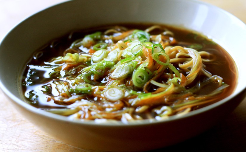 Азиатский суп с лапшой